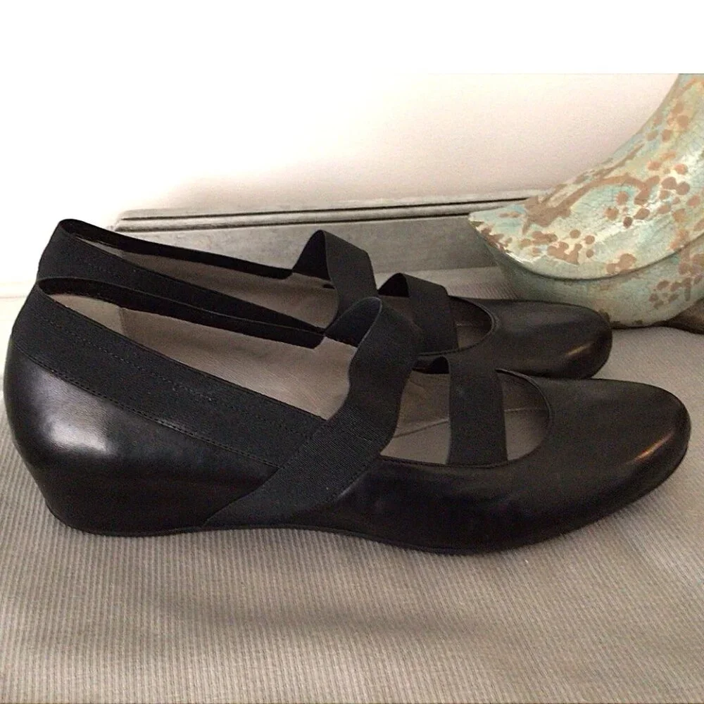 Aquatalia Made In Italy Marvin K Black Dressy Shoes Stretchy Straps (For Women) - Picture 2 of 5